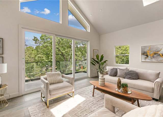 Property at 1670 Grass Valley Rd, Lake Arrowhead, CA 92352, 5 beds, 3 baths
