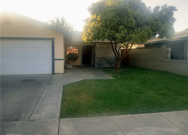 Property at 752 S T St, Tulare, CA 93274, 3 beds, 1 bath