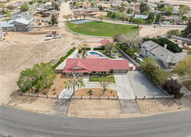 Property at 19005 Appaloosa Rd, Apple Valley, CA 92308, 3 beds, 2.5 baths