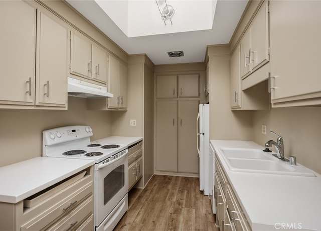 Property at 2111 Via Puerta #P, Laguna Woods, CA 92637, 1 bed, 1 bath