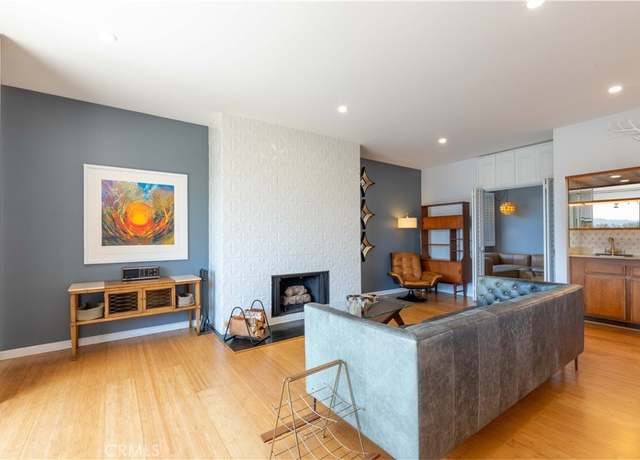Property at 11322 Camarillo St #204, North Hollywood, CA 91602, 2 beds, 2 baths