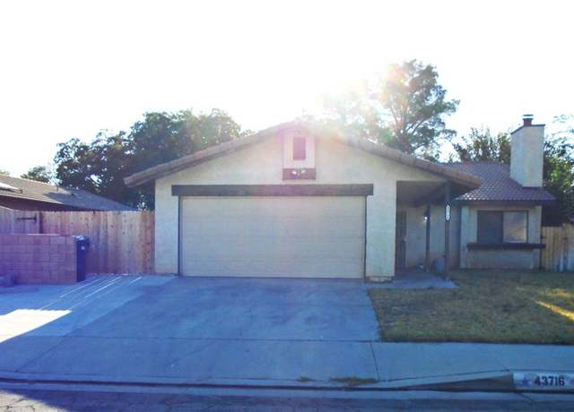 Property at 43716 La Paz Ln, Lancaster, CA 93535, 3 beds, 2 baths
