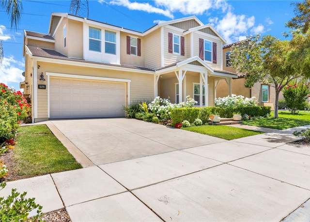 Property at 27642 Camellia Dr, Saugus, CA 91350, 5 beds, 4.5 baths