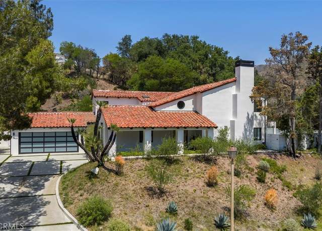 Property at 17433 Camino De Yatasto, Pacific Palisades, CA 90272, 4 beds, 4 baths