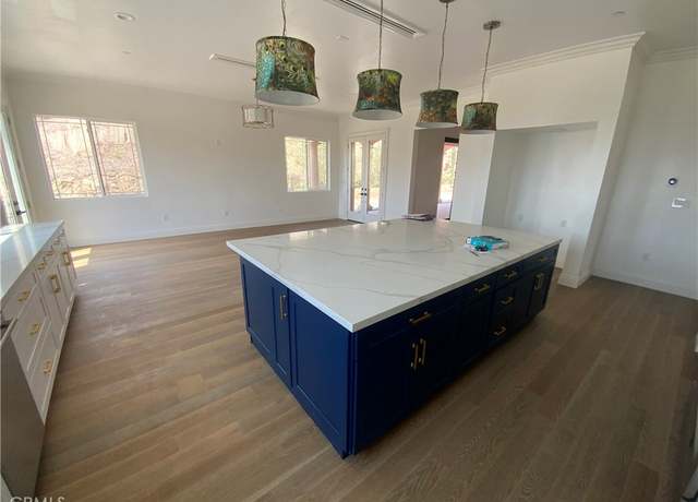 Property at 17190 Small Canyon Ln, Riverside, CA 92506, 6 beds, 6.5 baths