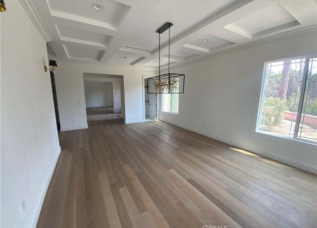 Property at 17190 Small Canyon Ln, Riverside, CA 92506, 6 beds, 6.5 baths