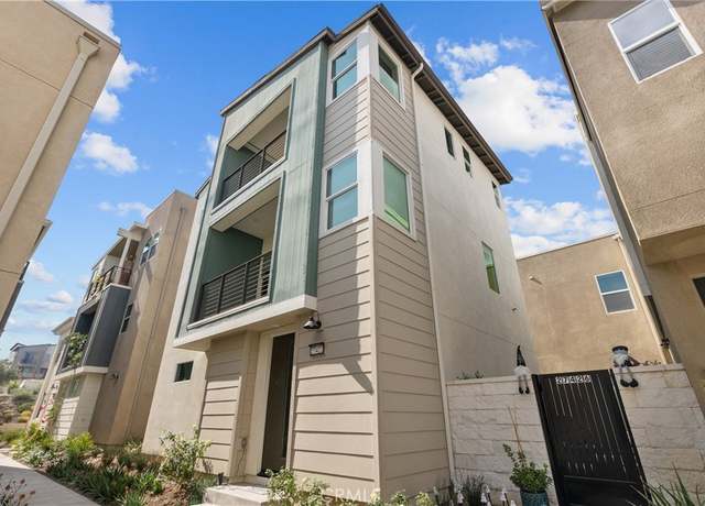 Property at 27422 Pioneer Ct, Valencia, CA 91381, 3 beds, 3 baths