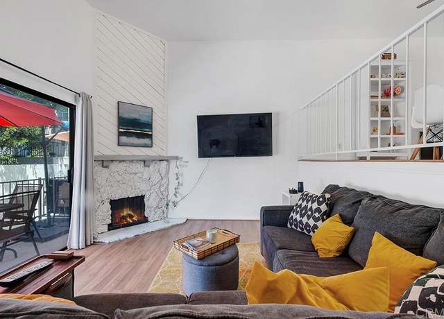 Property at 14293 Foothill Blvd #19, Sylmar, CA 91342, 2 beds, 2.5 baths