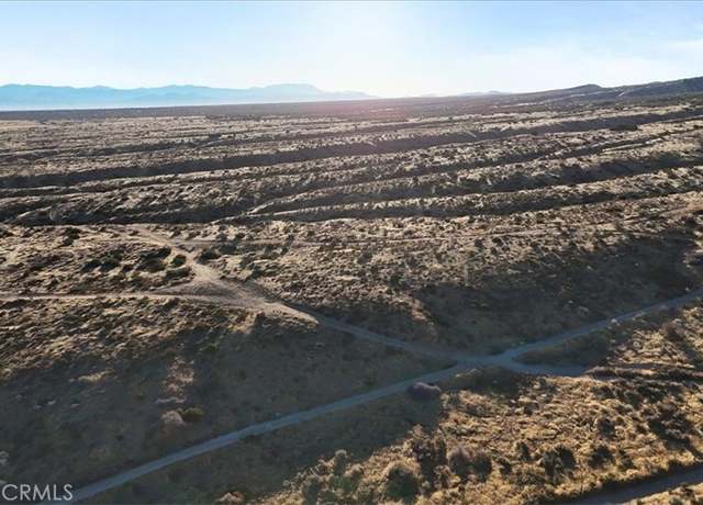 Property at 8023 Eaby Rd, Phelan, CA 92371