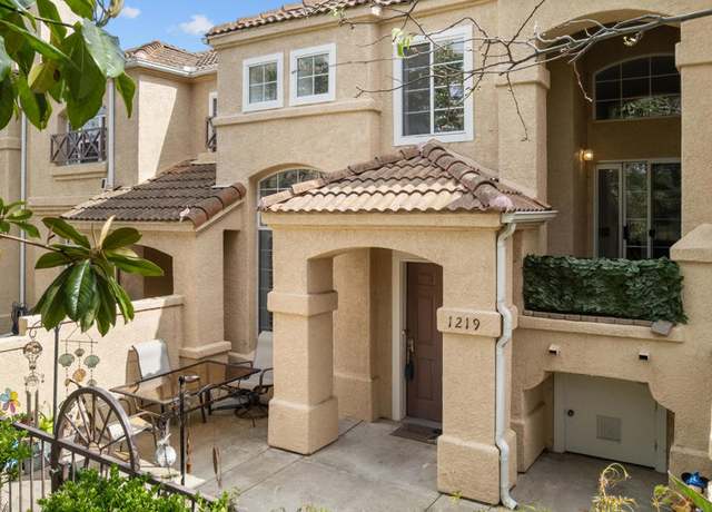 Property at 1219 Lost Point Ln, Oxnard, CA 93030, 2 beds, 2.5 baths