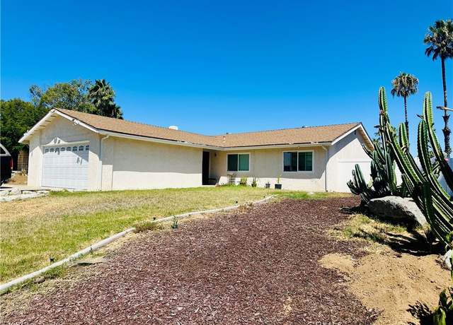Property at 2111 Whitestone Dr, Riverside, CA 92506, 3 beds, 2 baths
