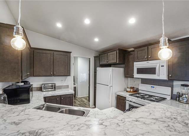 Property at 128 E Balboa Ln #165, Tustin, CA 92780, 3 beds, 2 baths