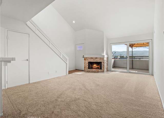 Property at 1124 Tivoli Ln #154, Simi Valley, CA 93065, 3 beds, 2 baths