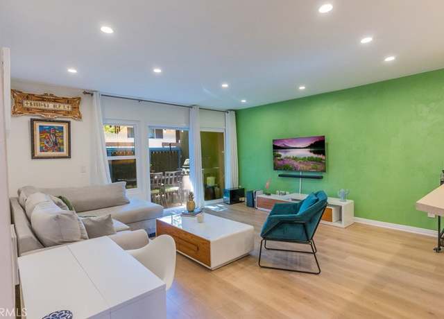 Property at 18350 Hatteras St #169, Tarzana, CA 91356, 1 bed, 1 bath