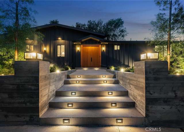 Property at 20215 Lorenzana Dr, Woodland Hills, CA 91364, 4 beds, 4.5 baths