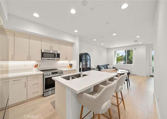 Property at 22 E Sunset St, Long Beach, CA 90805, 3 beds, 3 baths