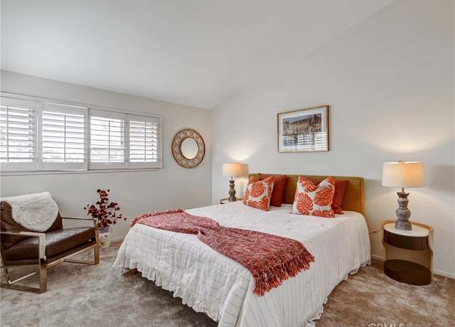 Property at 43 Glenhurst #24, Irvine, CA 92604, 3 beds, 2.5 baths
