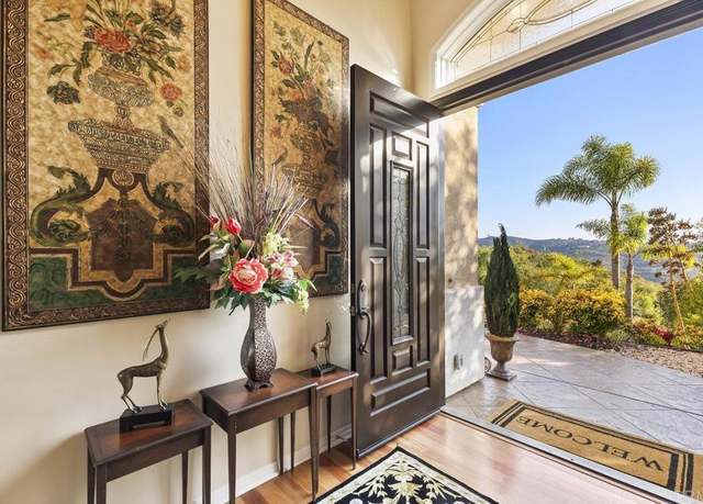 Property at 29309 Integrity Ct, Vista, CA 92084, 4 beds, 4.5 baths