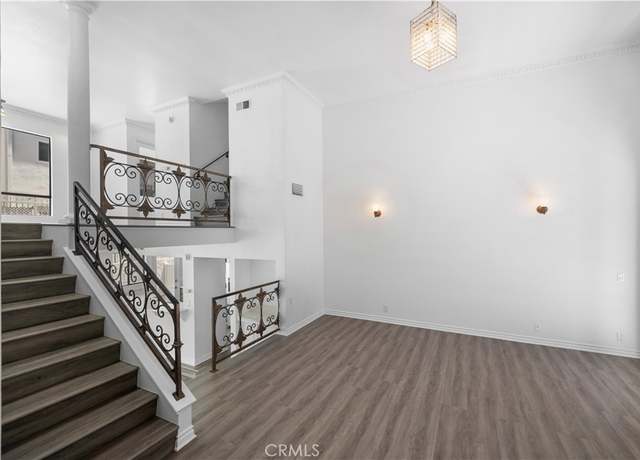 Property at 11954 Mayfield Ave #3, Los Angeles, CA 90049, 2 beds, 2.5 baths
