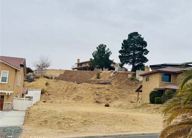 Property at 18005 Vista Point Dr, Victorville, CA 92395