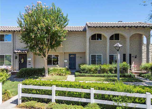 Property at 24233 La Glorita Cir, Newhall, CA 91321, 3 beds, 3 baths