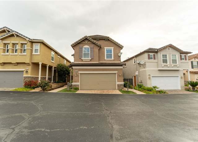 Property at 28225 Clementine Dr, Saugus, CA 91350, 3 beds, 2.5 baths