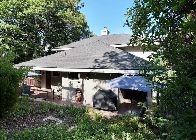 Property at 905 Madera Ln, Lake Arrowhead, CA 92352, 3 beds, 2.5 baths
