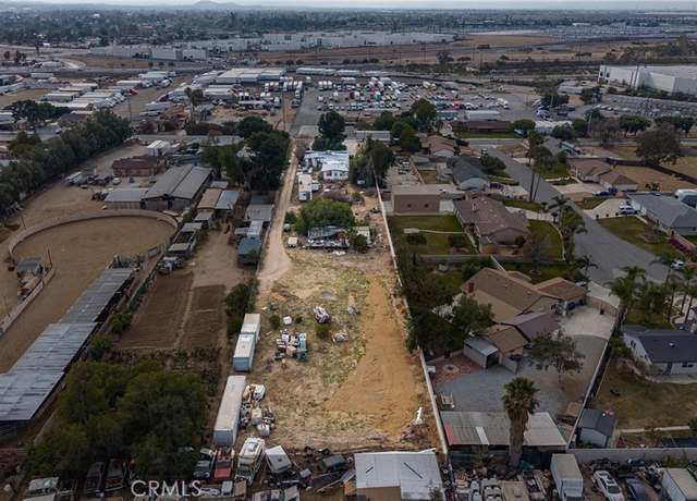 Property at 9931 Union St, Jurupa Valley, CA 92509, 2 beds, 1 bath