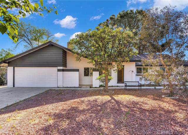 Property at 14246 Osage Rd, Apple Valley, CA 92307, 4 beds, 2 baths