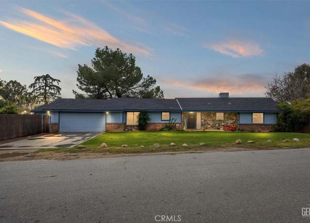 Property at 611 Walnut Ave, Bakersfield, CA 93305, 3 beds, 2 baths