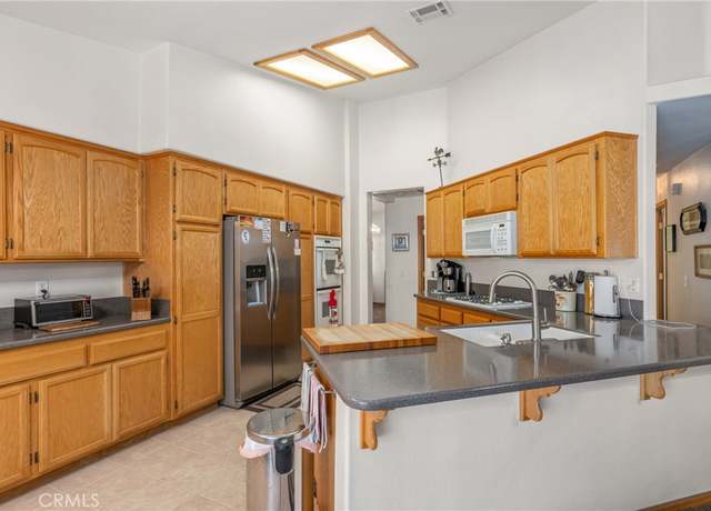 Property at 12902 Casco Rd, Apple Valley, CA 92308, 3 beds, 2 baths