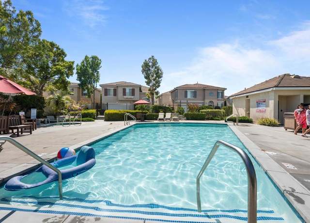 Property at 210 Belflora Way, Oceanside, CA 92057, 3 beds, 2.5 baths