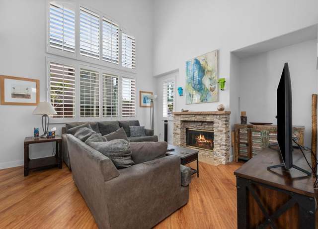 Property at 210 Belflora Way, Oceanside, CA 92057, 3 beds, 2.5 baths