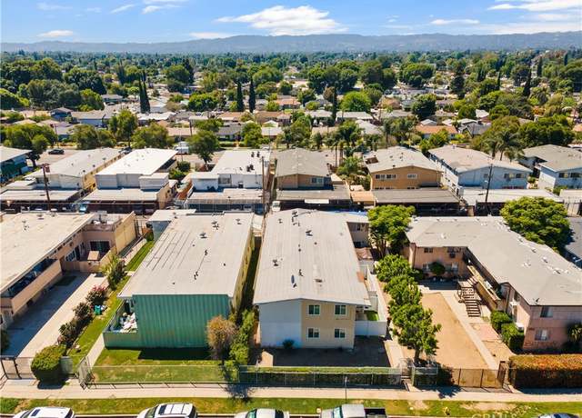 Property at 17956 Schoenborn St, Northridge, CA 91325, 9 beds, 7 baths
