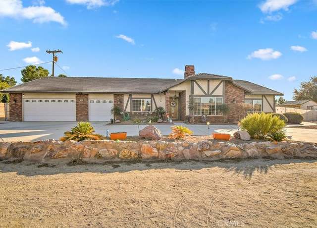 Property at 19985 Red Feather Rd, Apple Valley, CA 92307, 3 beds, 2.5 baths