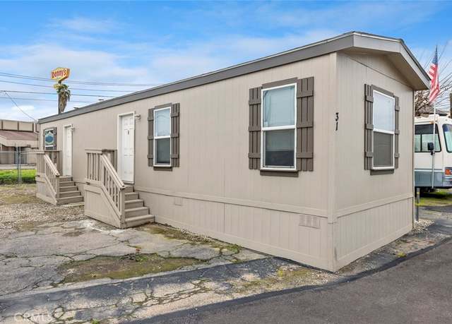 Property at 1719 W Olive Ave W #31, Fresno, CA 93728, 2 beds, 1 bath