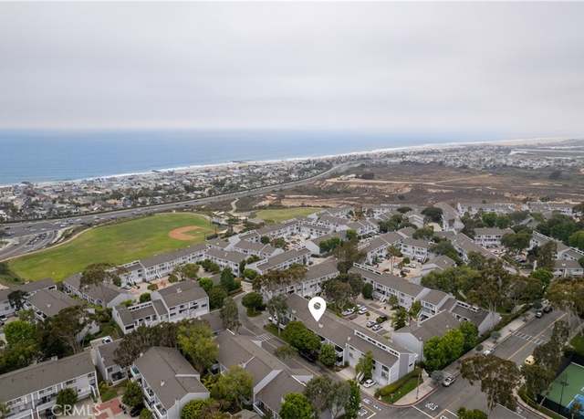 Property at 16 Barlovento Ct #2, Newport Beach, CA 92663, 4 beds, 3 baths