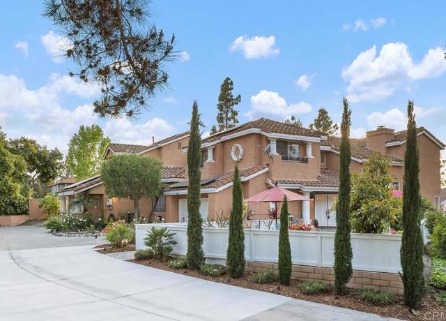 Property at 1512 Golfcrest Pl, Vista, CA 92081, 3 beds, 2.5 baths