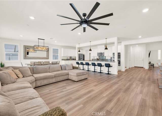 Property at 2721 Kings Canyon Dr, Jurupa Valley, CA 92509, 6 beds, 4.5 baths
