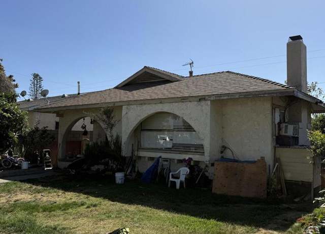 Property at 111-n N Juanita Ave, Oxnard, CA 93030, 4 beds, 2 baths