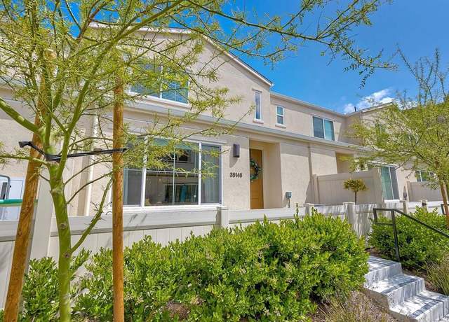 Property at 35148 Grove Trl, Fallbrook, CA 92028, 2 beds, 2.5 baths