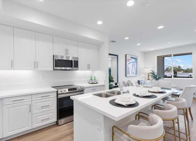 Property at 314 El Cajon Blvd, El Cajon, CA 92020, 3 beds, 3 baths