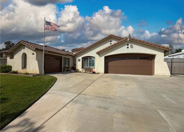 Property at 33490 Gene Autry Cir, Yucaipa, CA 92399, 4 beds, 3 baths