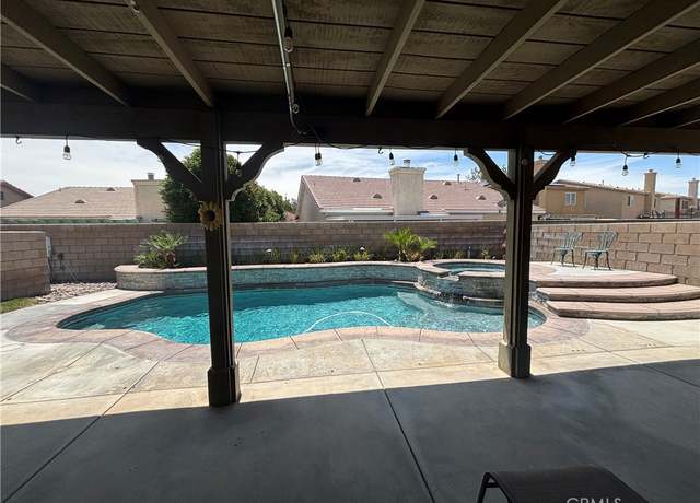 Property at 1800 Windermere Dr, Lancaster, CA 93534, 3 beds, 2 baths
