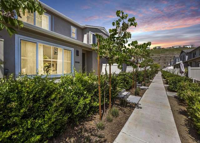 Property at 35180 Grove Trl, Fallbrook, CA 92028, 3 beds, 2.5 baths