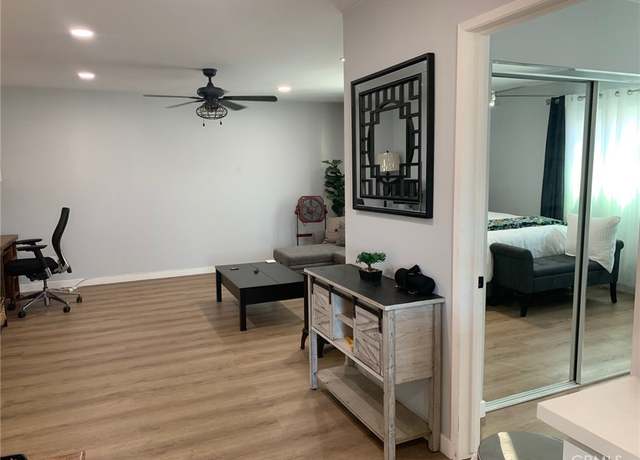 Property at 1260 E 4th St #3, Long Beach, CA 90802, 1 bed, 1 bath
