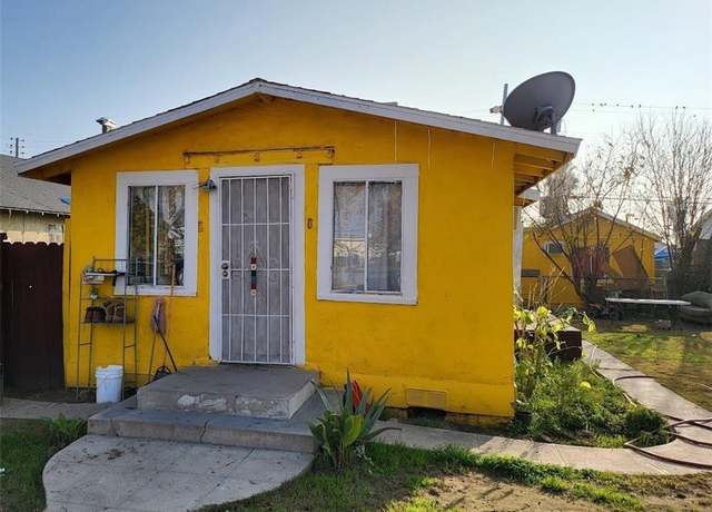 Property at 1725 Pacific St, Bakersfield, CA 93305, 2 beds, 2 baths