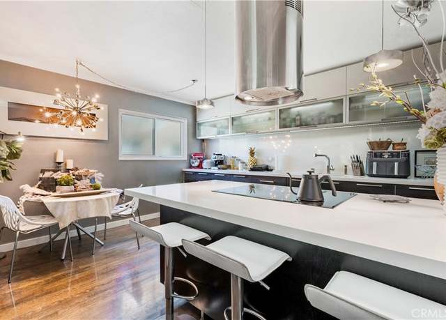 Property at 360 Obispo Ave #15, Long Beach, CA 90814, 2 beds, 1.5 baths