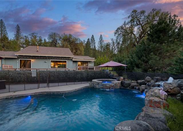 Property at 46261 River View Dr, Oakhurst, CA 93644, 3 beds, 2.5 baths