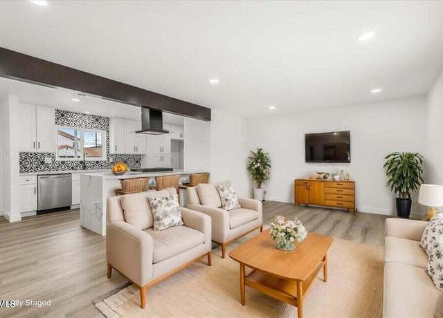 Property at 430 La Canada Ave, Oxnard, CA 93033, 4 beds, 2 baths